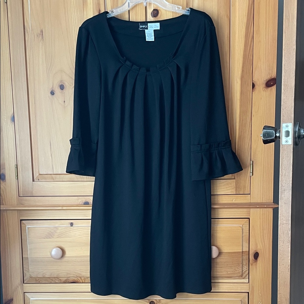 Simply Chloe Dao  Black dress